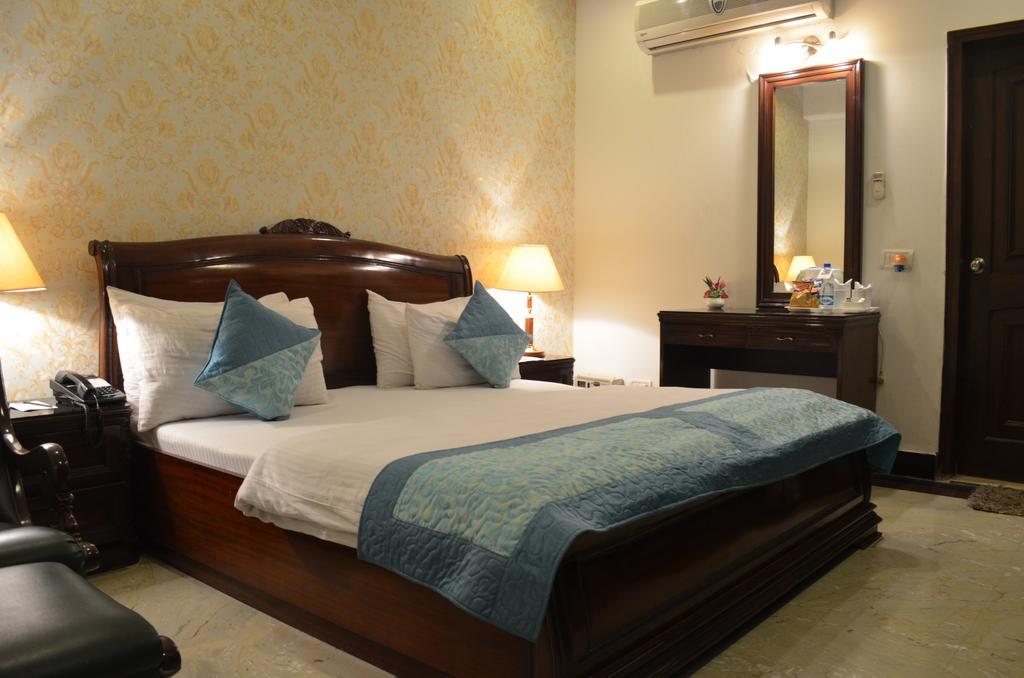 Hotel Emperor Palms New Delhi Ngoại thất bức ảnh