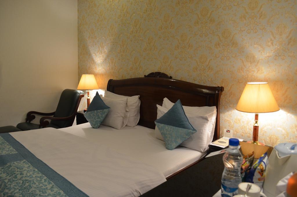 Hotel Emperor Palms New Delhi Ngoại thất bức ảnh