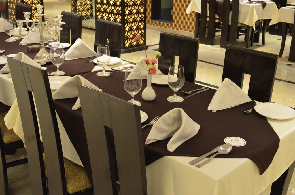 Hotel Emperor Palms New Delhi Ngoại thất bức ảnh