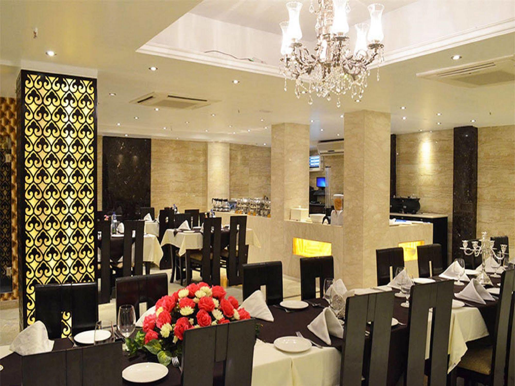 Hotel Emperor Palms New Delhi Ngoại thất bức ảnh