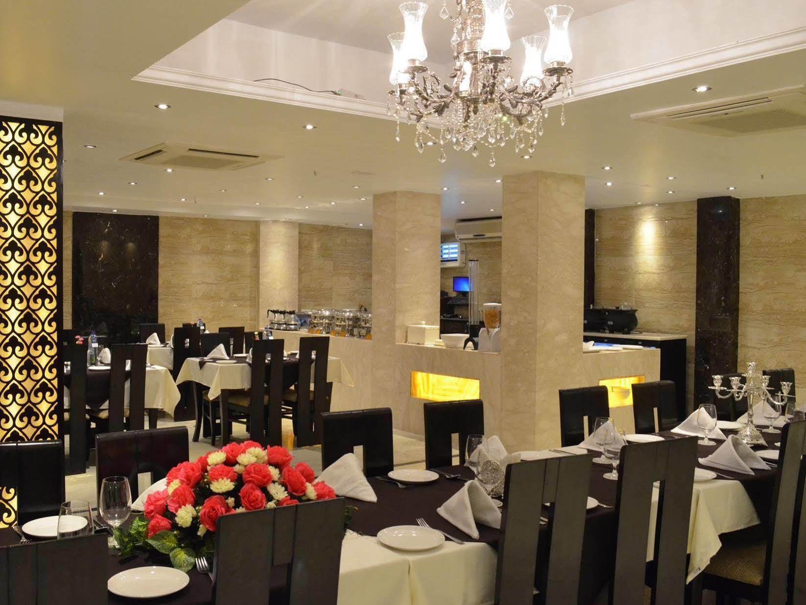 Hotel Emperor Palms New Delhi Ngoại thất bức ảnh