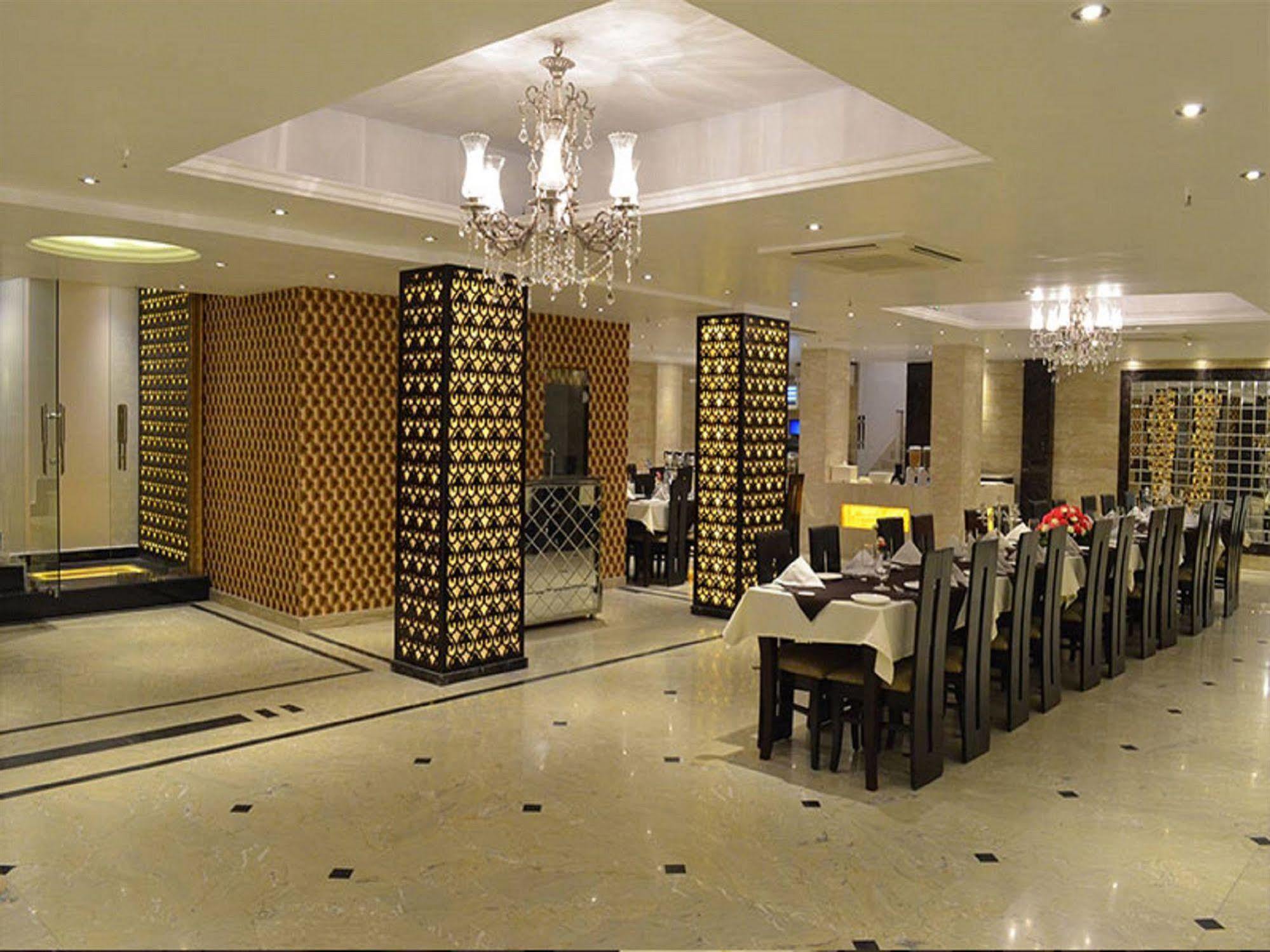 Hotel Emperor Palms New Delhi Ngoại thất bức ảnh